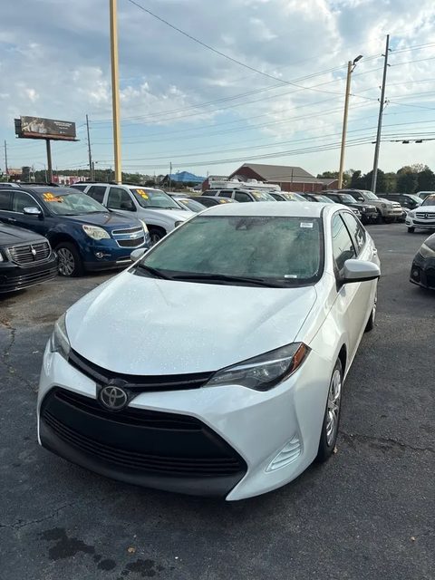 2018 Toyota Corolla LE FWD photo