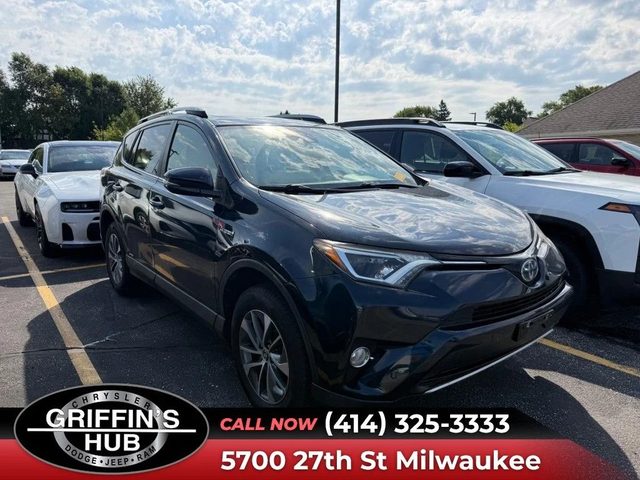 2017 Toyota RAV4 XLE AWD photo
