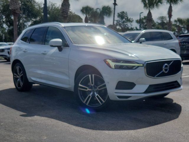 2018 Volvo XC60 Momentum AWD photo