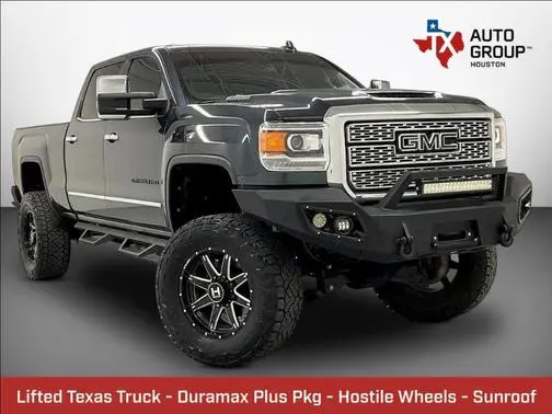 2018 GMC Sierra 2500HD Denali 4WD photo