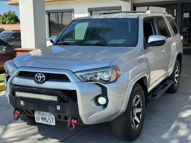 2018 Toyota 4Runner SR5 RWD photo