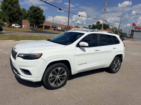2019 Jeep Cherokee Overland 4WD photo