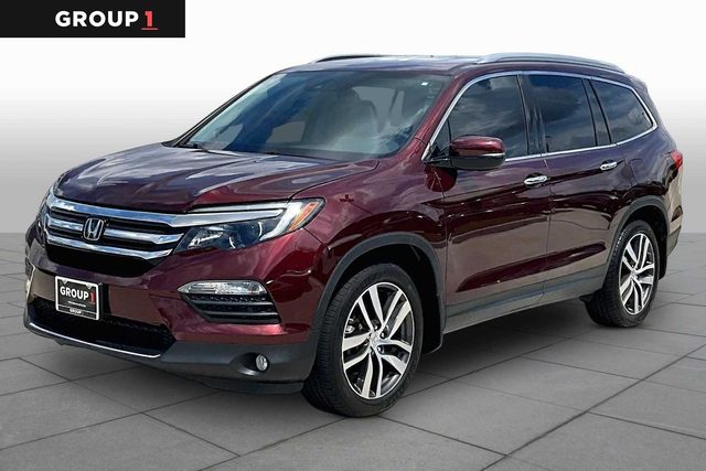 2018 Honda Pilot Touring FWD photo