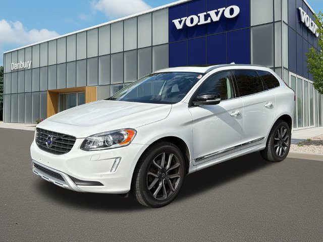 2017 Volvo XC60 Dynamic AWD photo