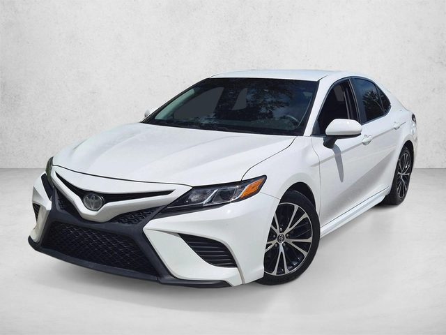 2018 Toyota Camry SE FWD photo
