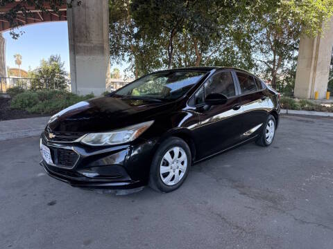 2018 Chevrolet Cruze LS FWD photo