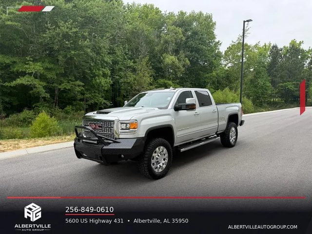 2018 GMC Sierra 2500HD Denali 4WD photo