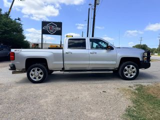 2018 Chevrolet Silverado 2500HD LTZ 4WD photo