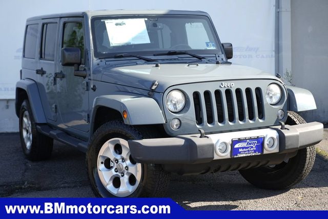 2015 Jeep Wrangler Unlimited Sahara 4WD photo
