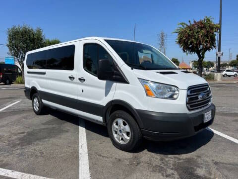 2017 Ford Transit Passenger Wagon XLT RWD photo