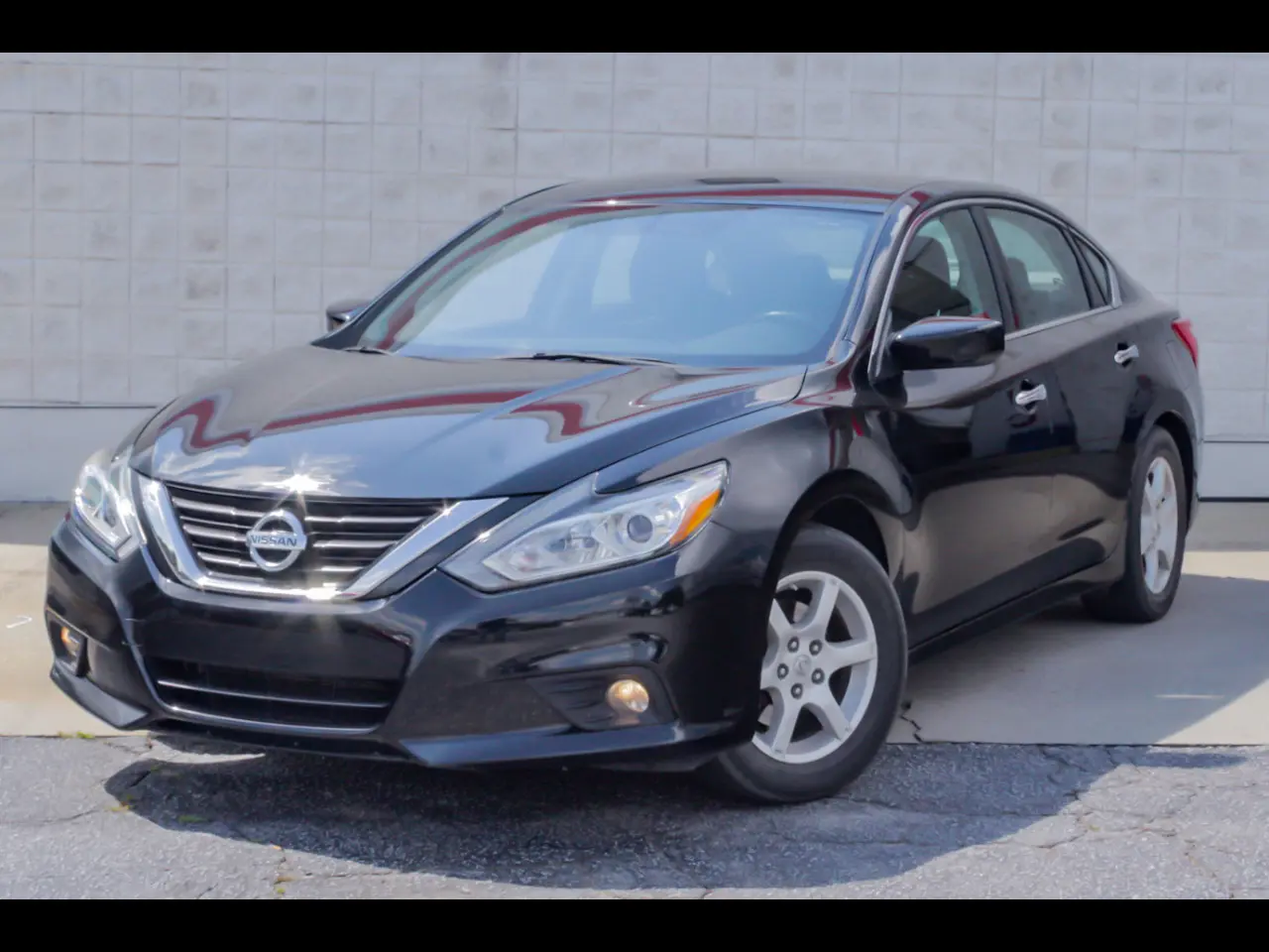 2017 Nissan Altima 2.5 SV FWD photo