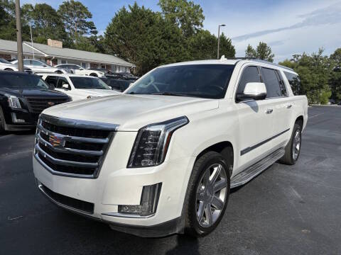 2018 Cadillac Escalade ESV Luxury RWD photo