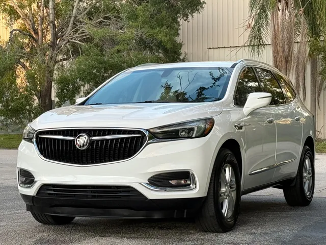 2018 Buick Enclave Essence FWD photo