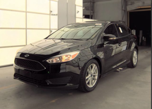 2017 Ford Focus SE FWD photo