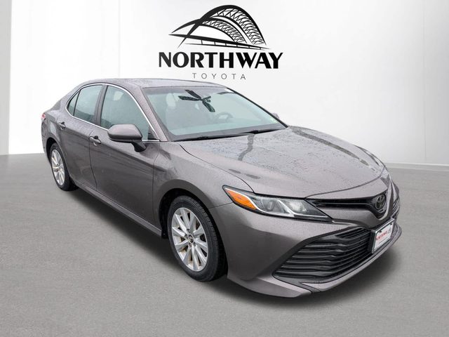 2018 Toyota Camry LE FWD photo