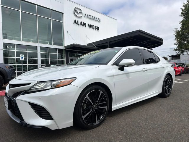 2018 Toyota Camry XSE V6 FWD photo