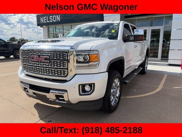 2018 GMC Sierra 2500HD Denali 4WD photo