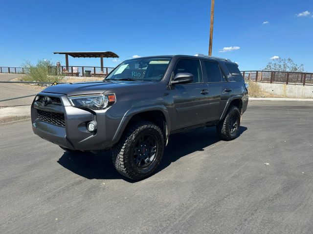 2018 Toyota 4Runner SR5 4WD photo