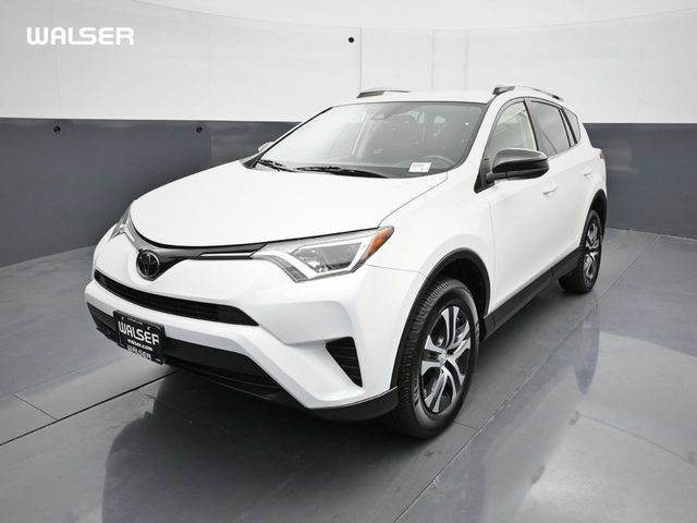 2018 Toyota RAV4 LE AWD photo