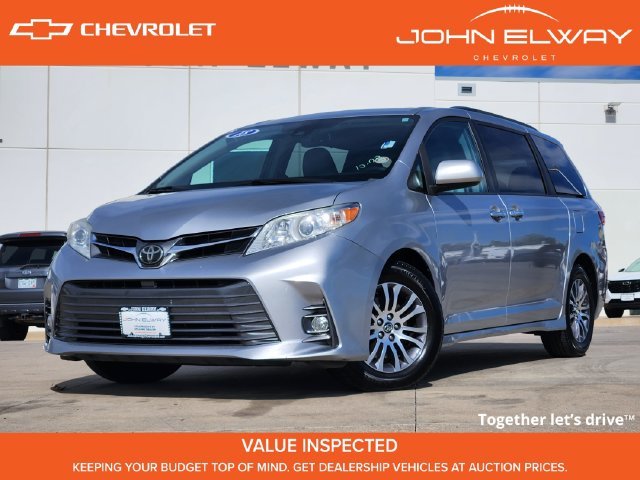2018 Toyota Sienna XLE FWD photo