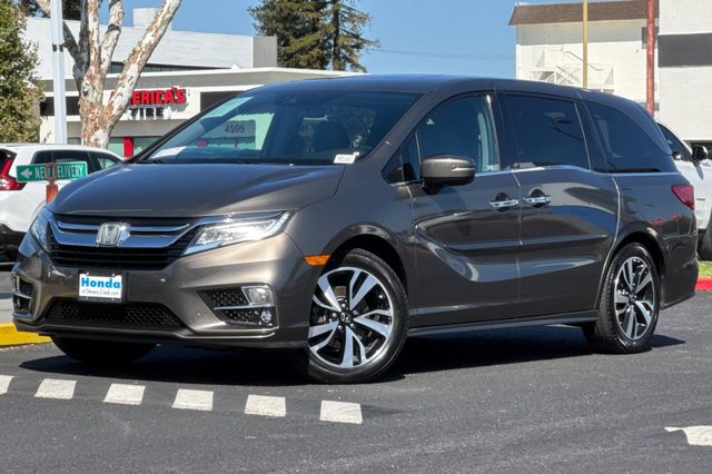 2019 Honda Odyssey Elite FWD photo