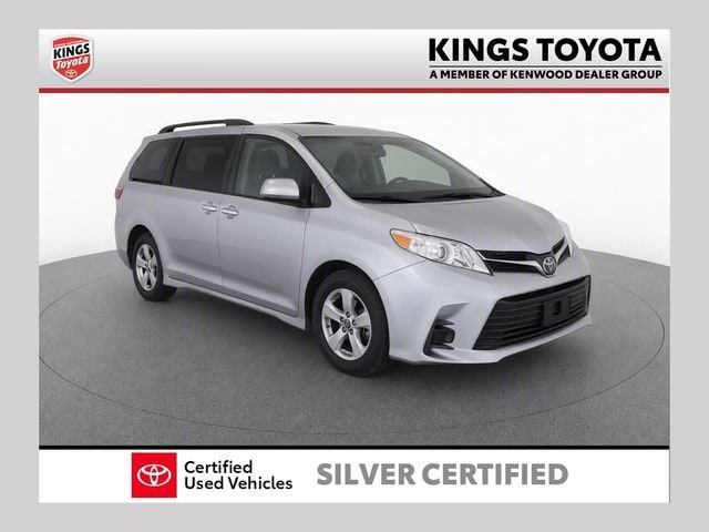 2018 Toyota Sienna LE FWD photo