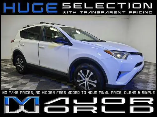 2018 Toyota RAV4 LE AWD photo