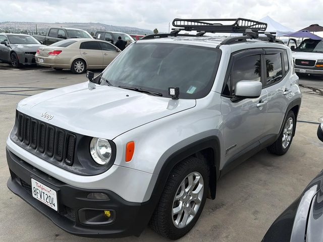 2018 Jeep Renegade Latitude FWD photo
