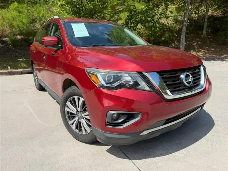 2017 Nissan Pathfinder SL FWD photo
