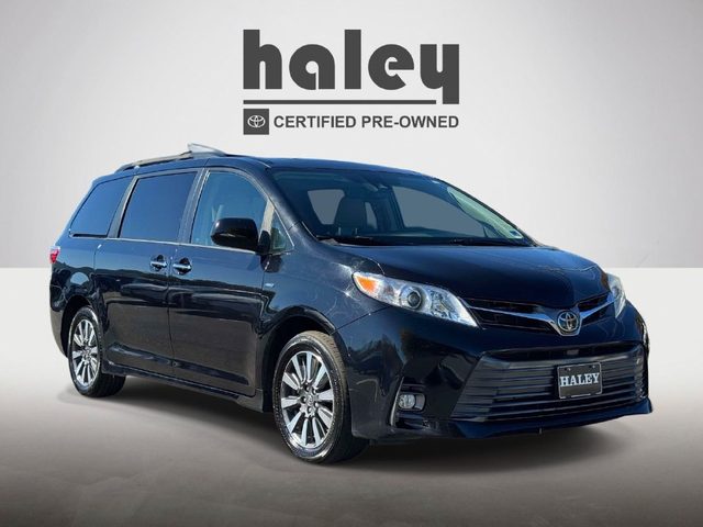 2018 Toyota Sienna XLE Premium AWD photo