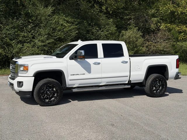2019 GMC Sierra 2500HD Denali 4WD photo