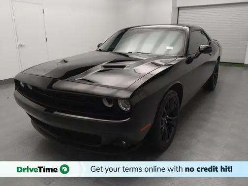 2018 Dodge Challenger SXT Plus RWD photo