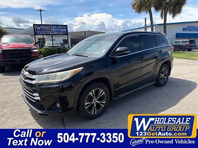 2018 Toyota Highlander LE Plus FWD photo