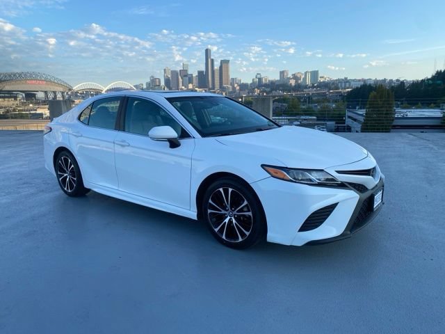 2018 Toyota Camry SE FWD photo