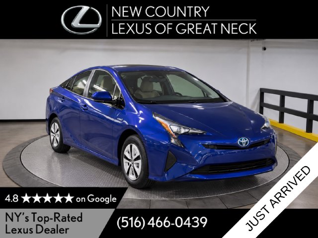 2018 Toyota Prius Three FWD photo