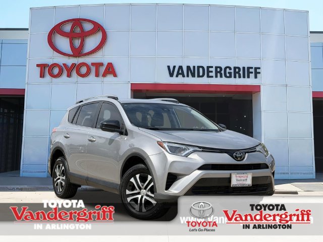 2018 Toyota RAV4 LE FWD photo