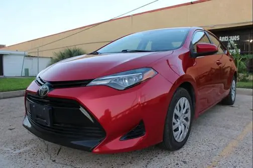 2018 Toyota Corolla LE FWD photo