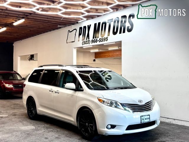 2015 Toyota Sienna XLE FWD photo