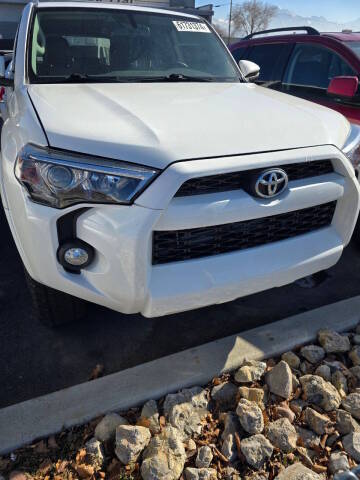 2018 Toyota 4Runner SR5 4WD photo
