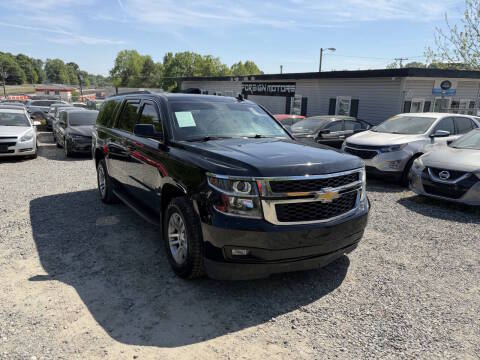 2018 Chevrolet Suburban LT 4WD photo