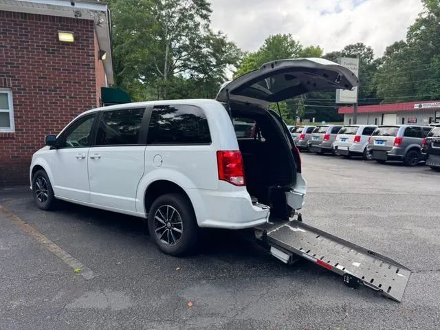 2018 Dodge Grand Caravan SE Plus FWD photo
