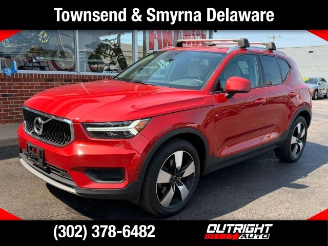 2019 Volvo XC40 Momentum FWD photo