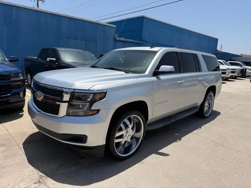 2015 Chevrolet Suburban LT 4WD photo