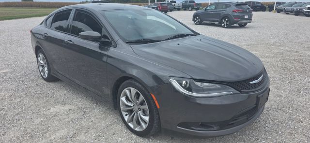 2015 Chrysler 200 S FWD photo