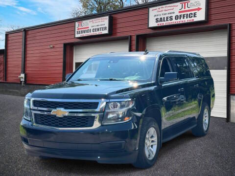 2017 Chevrolet Suburban LT 4WD photo