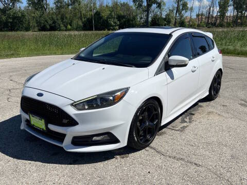 2018 Ford Focus ST FWD photo