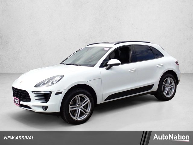 2018 Porsche Macan AWD photo