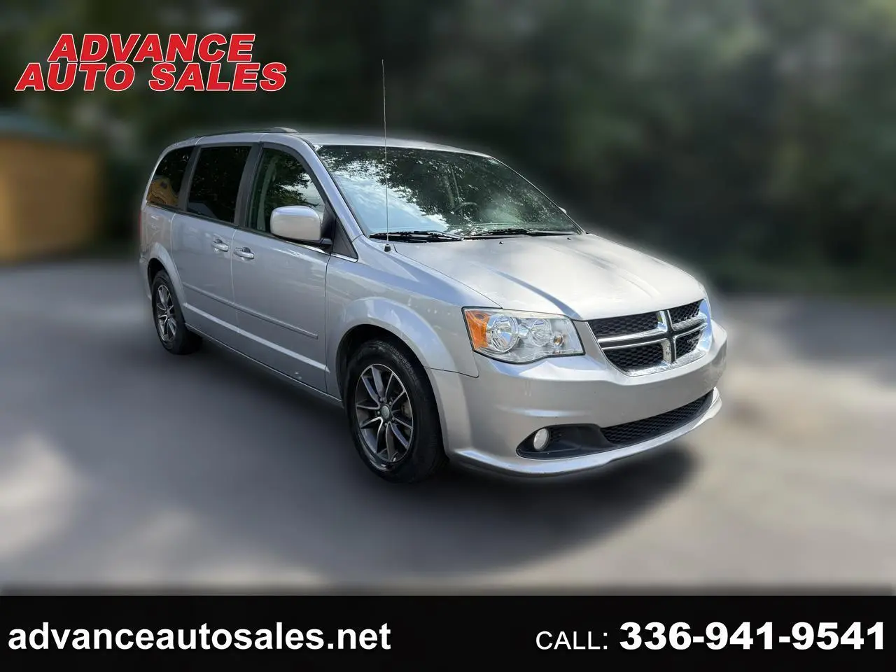 2017 Dodge Grand Caravan SXT FWD photo