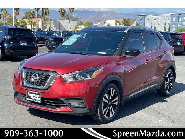 2018 Nissan Kicks SR FWD photo