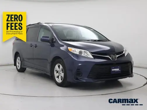 2018 Toyota Sienna LE FWD photo